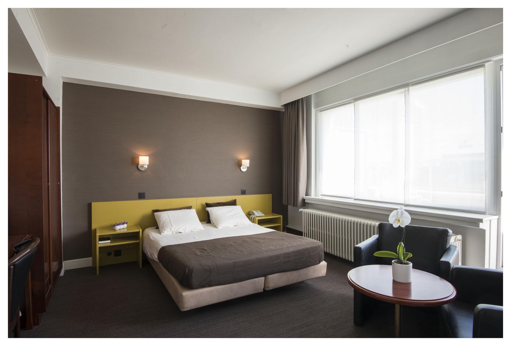 Hotel Ter Streep ออสเทนด์ ภายนอก รูปภาพ