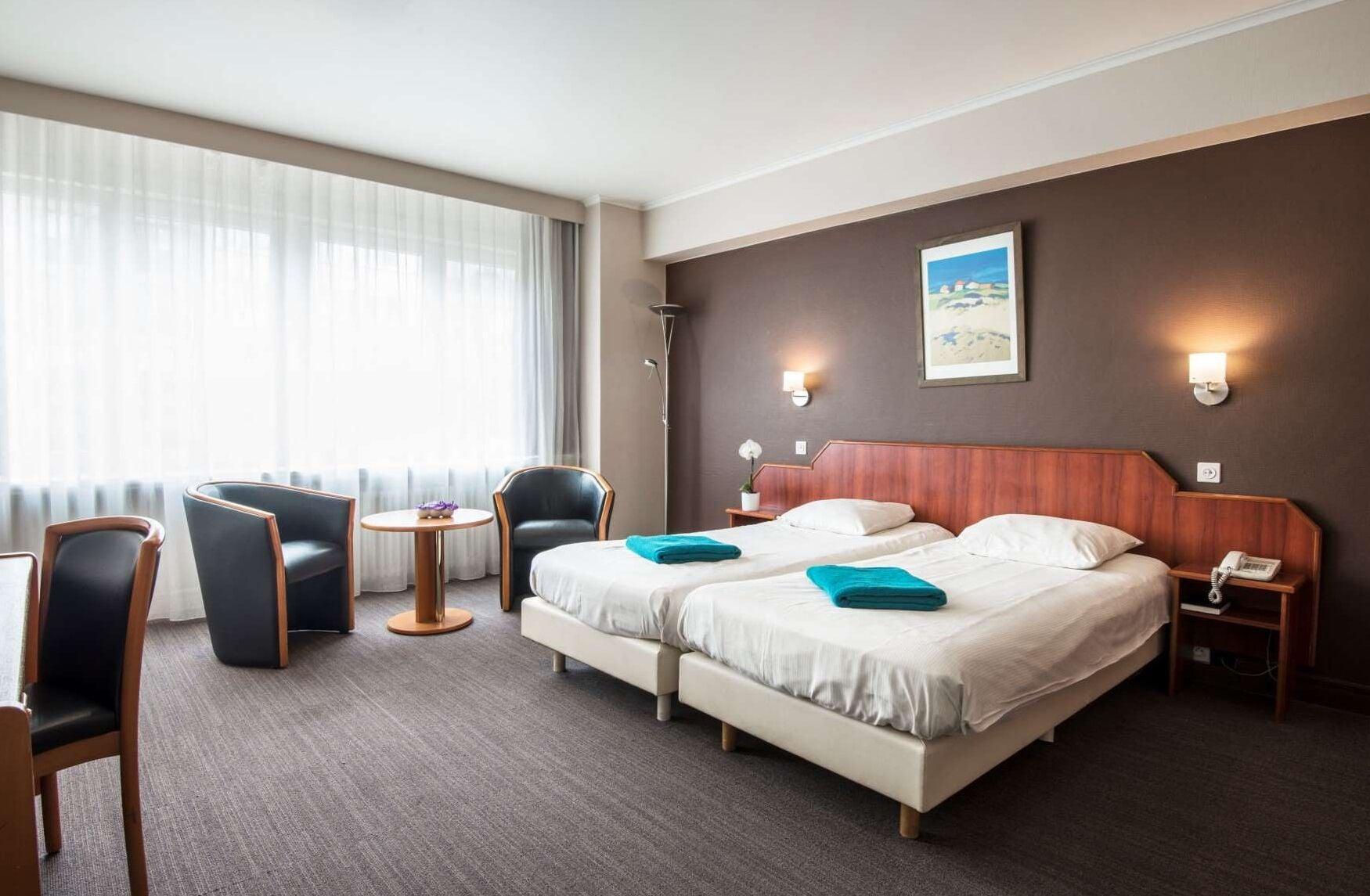 Hotel Ter Streep ออสเทนด์ ภายนอก รูปภาพ