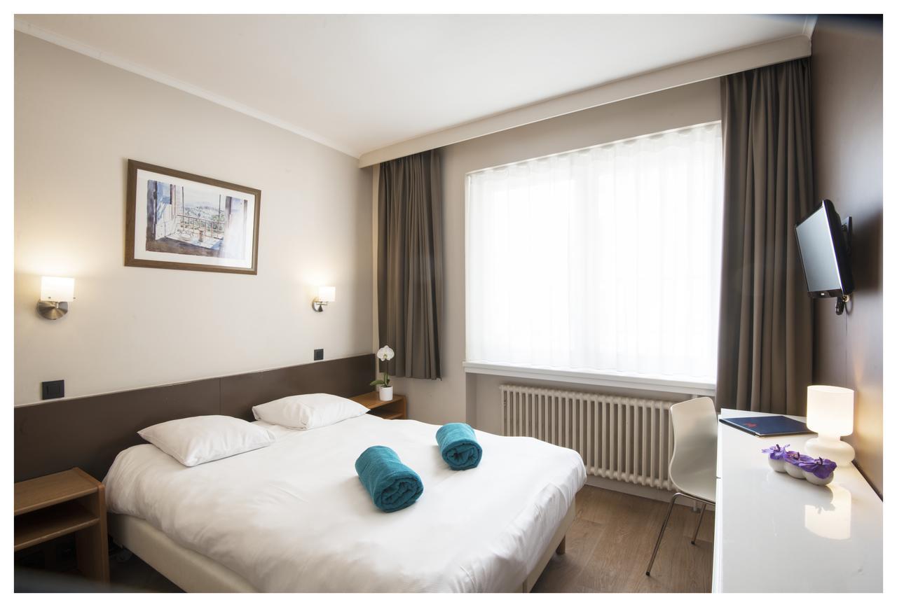 Hotel Ter Streep ออสเทนด์ ภายนอก รูปภาพ